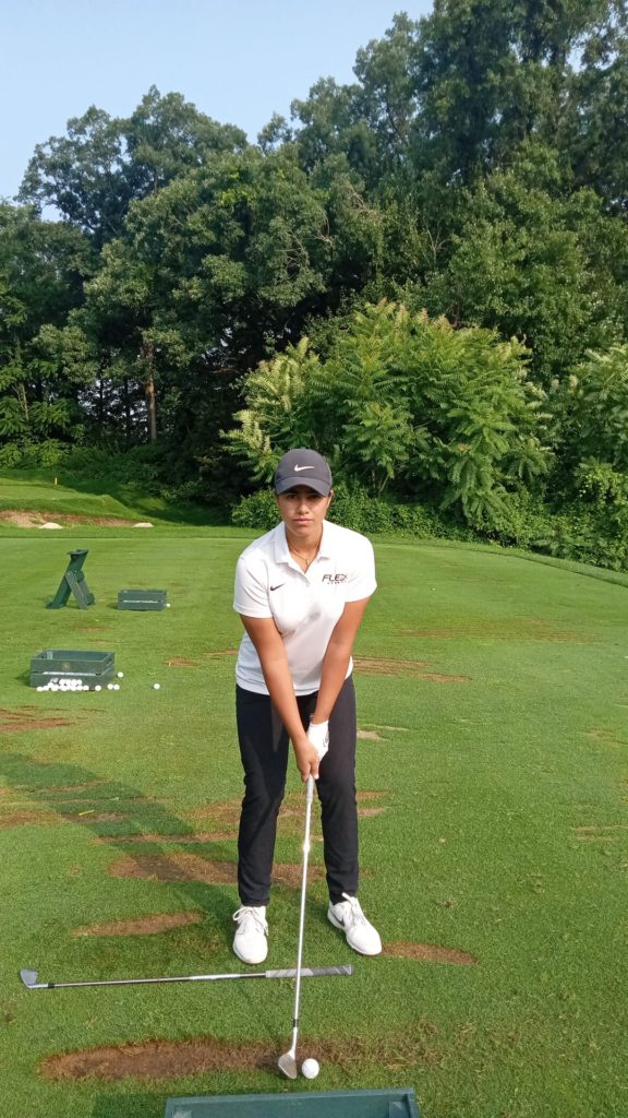 Hira Naveed, Golfer