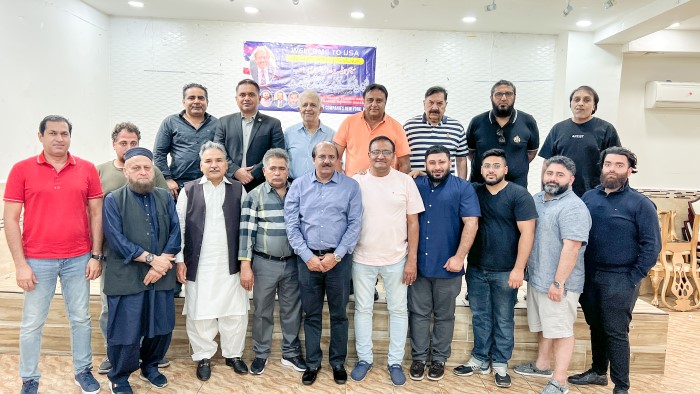 Muhammad Naeem hosts reception in honor of journalist Arshad Ansari