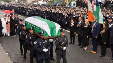 نیویارک میں بنگلہ دیشی امریکن پولیس آفیسر دیدار الاسلام شہید کا تاریخی جنازہ ، نیویارک سٹی اور سٹیٹ کی پوری قیادت کی جسد خاکی کو سلامی