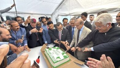 کیپٹن شاہین بٹ کے استقبالیہ میں وزیر اعظم شہباز شریف کی سالگرہ منائی گئی