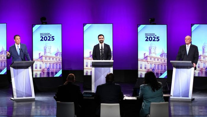 مباحثے میں مئیر کے امیدواران زوہران ممدانی ، اینڈریو کومو اور کرٹس سلیوا نے خود کو مئیر کے لئے موزوں امیدوار قرار دےدیا، کرٹس سلیوا کا مئیر کی دوڑ میں شامل رہنے کا اعلان