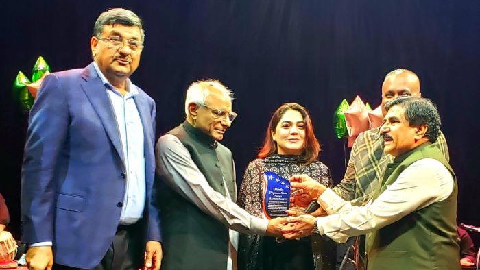 پاکستانی صوفیاءکرام کا پیغام ہم دنیا بھر میں پہنچاتے رہیں گے ، صنم ماوری