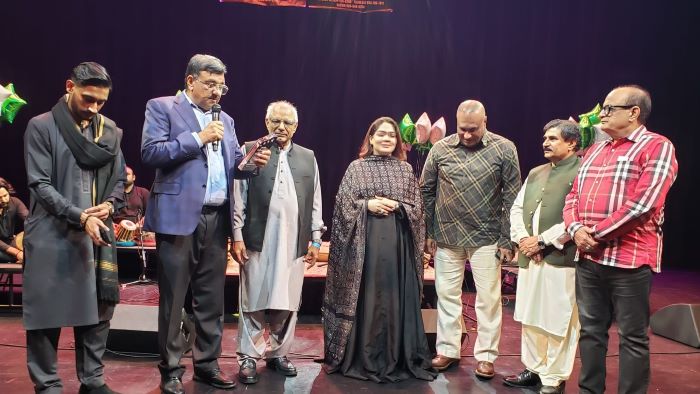 میامی ، فلوریڈا میں صنم ماوری کو بہترین پرفارمنس ایوارڈ سے نوازا گیا، صوفی میوز ک کے لئے صنم ماوری کی خدمات کو شاندار الفاظ میں سراہا گیا