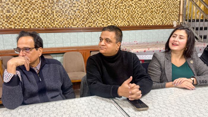 نیویارک میں جیکسن ہائٹس کی پاکستانی، انڈین ، بنگلہ دیشی کمیونٹی مسائل کے حل کےلئے ایک ہو گئی ، سینیٹر جیسیکا راموس کے سامنے شکایات کے انبار