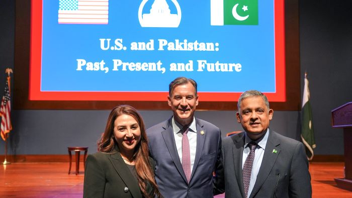 امریکہ ، پاکستان تعلقات کا مستقبل ، ڈیموکریٹ کانگریس مین ٹام سوازی اور ریپبلکن کانگریس مین جیک برگ مین کے زیر اہتمام واشنگٹن میں اہم سمپوزیم