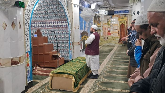 سعدیہ تقی کی والدہ کی مکی مسجد نیویارک میں نماز جنازہ ،کمیونٹی ارکان کی بڑی تعدا د میں شرکت