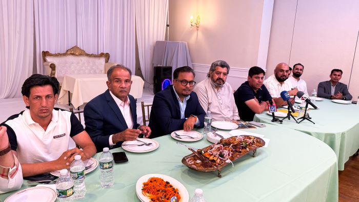 پاکستان ڈے پریڈ کمیٹی نیویارک میں گروپ بندی کے خاتمے اور اتحاد کا فارمولہ پیش